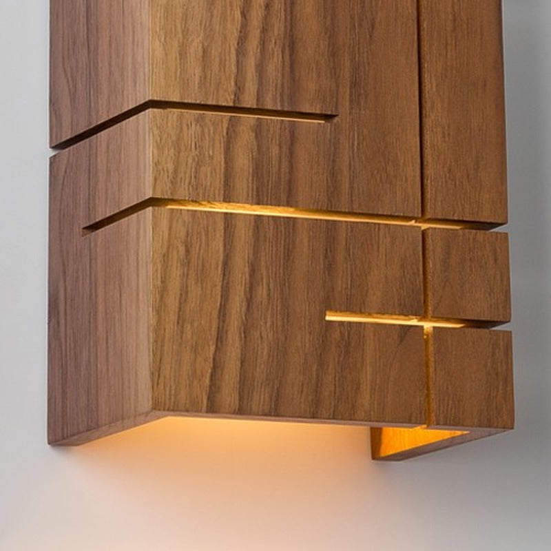 Claudo Wall Light