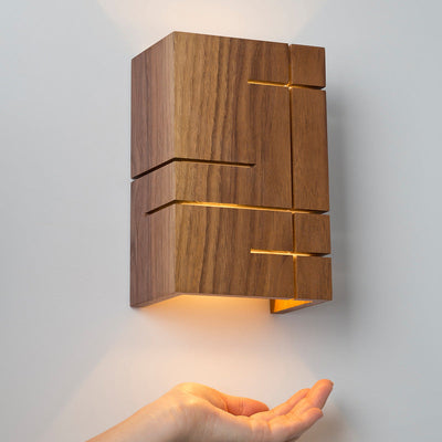 Claudo Wall Light