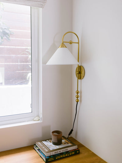 Sang Plug-In Wall Sconce