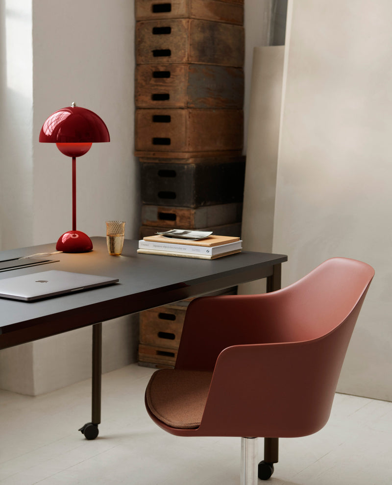 Flowerpot VP3 Table Lamp