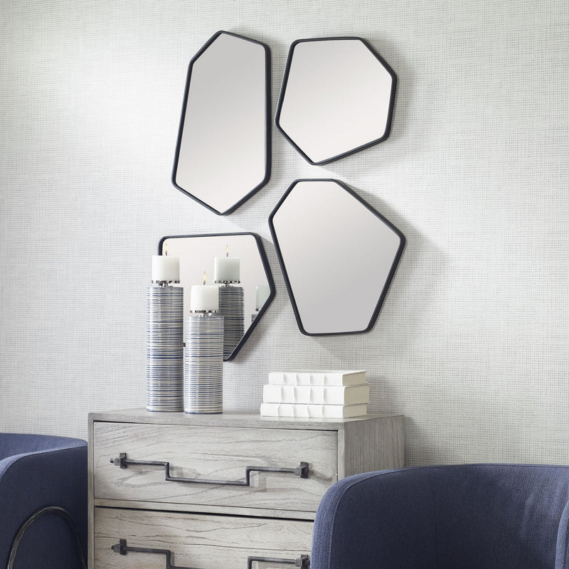Linneah Black Mirrors