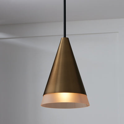 Avant Pendant